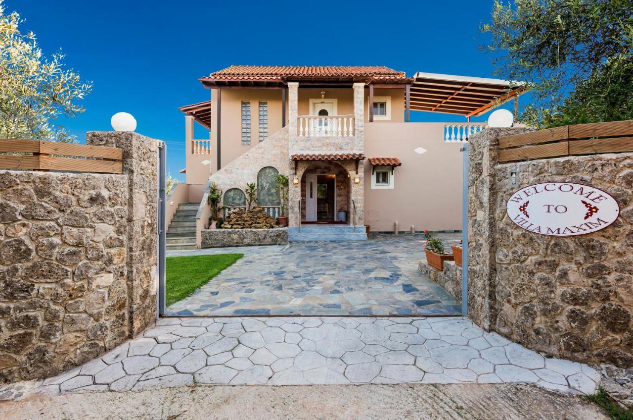 Villa Maxim With Private Pool & Tennis Court