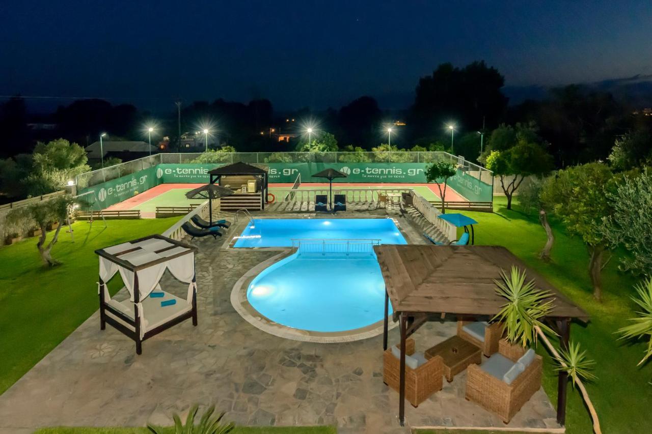 Maxim With Private Pool & Tennis Court Villa
