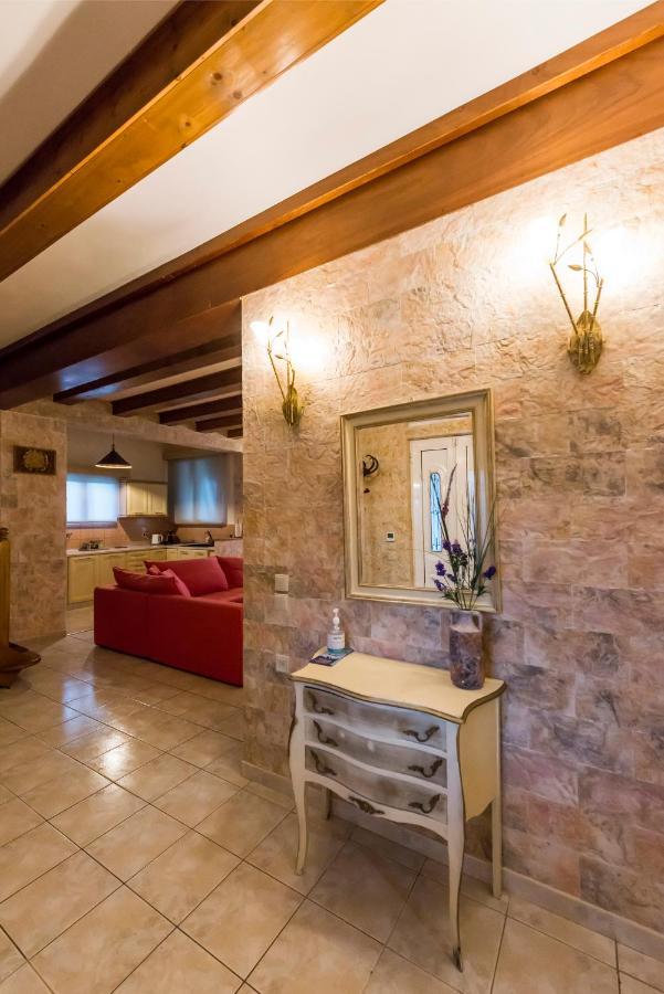 Maxim With Private Pool & Tennis Court Villa Halikounas