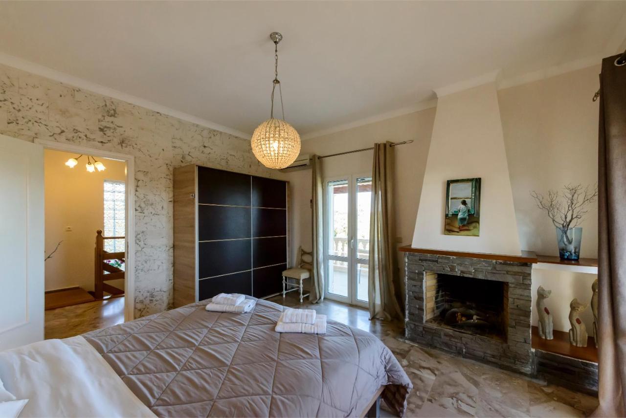 Maxim With Private Pool & Tennis Court Villa