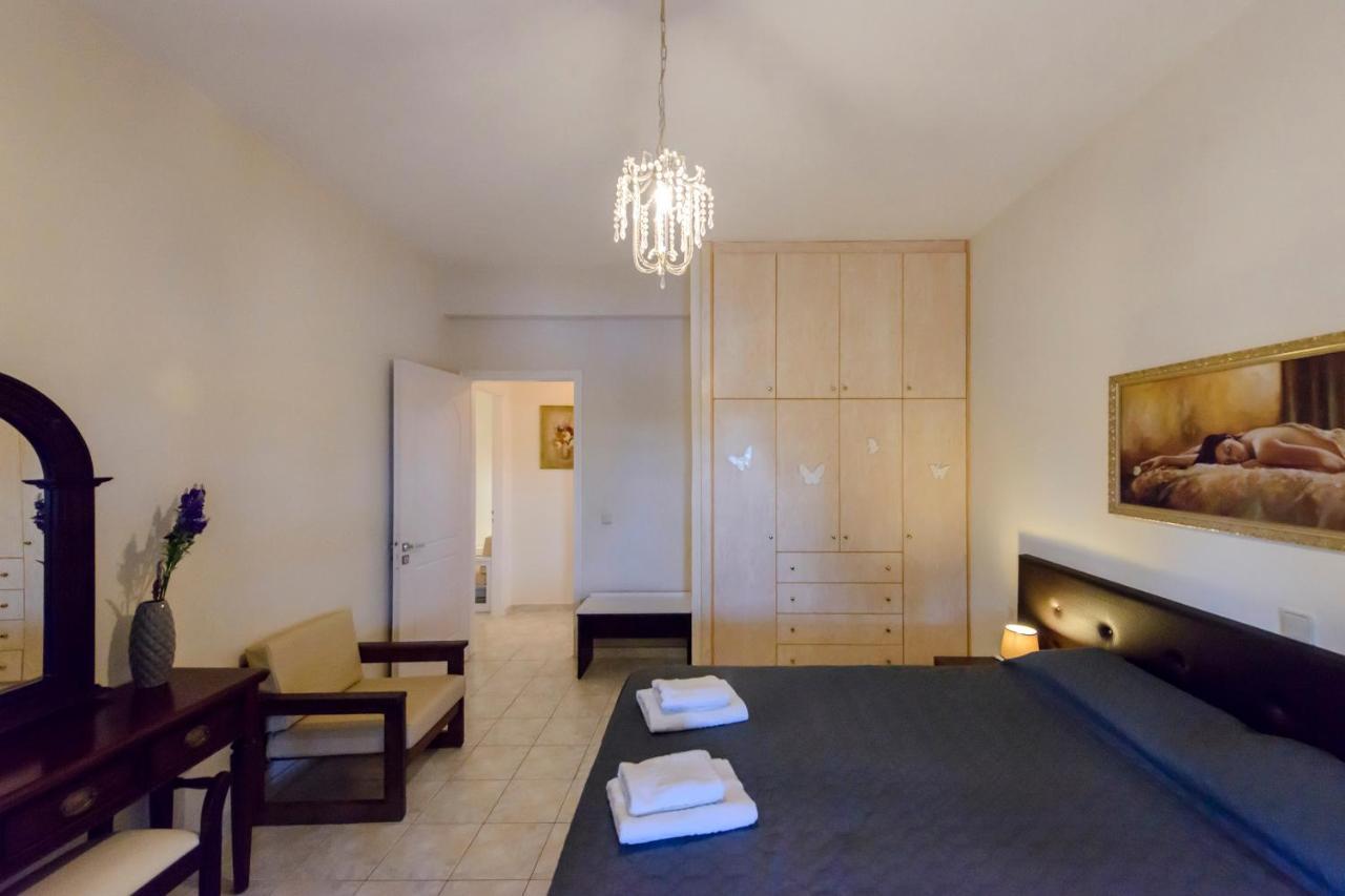 Villa Maxim With Private Pool & Tennis Court Halikounas