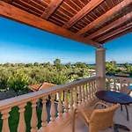 Villa Maxim With Private Pool & Tennis Court